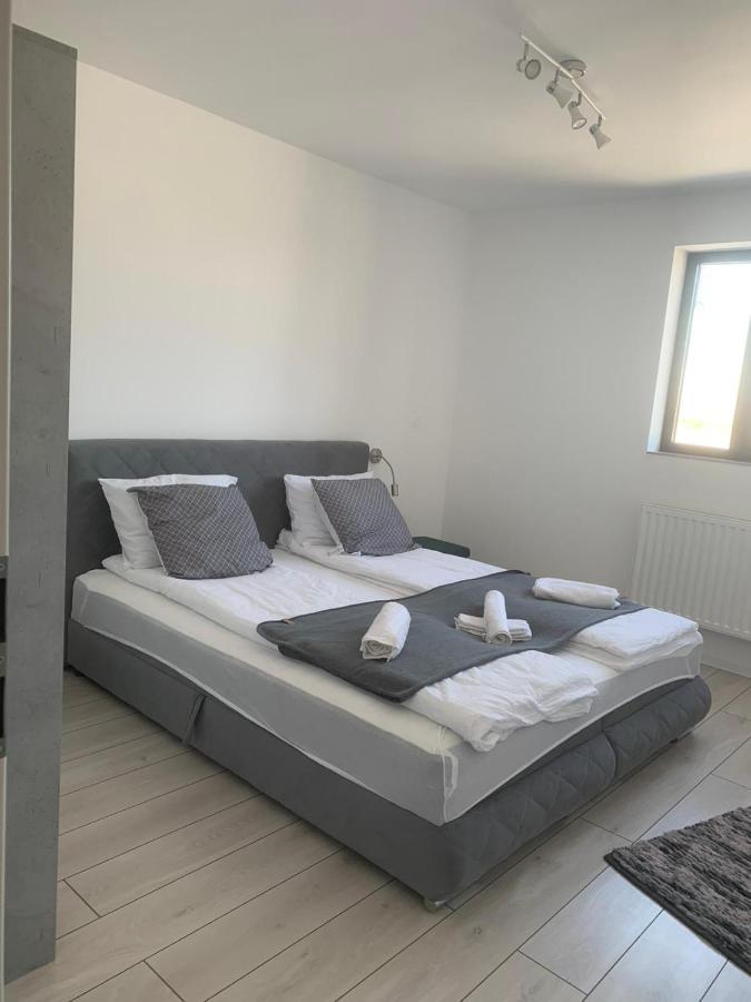 Ferienwohnung Apartalux Oradea Exterior foto